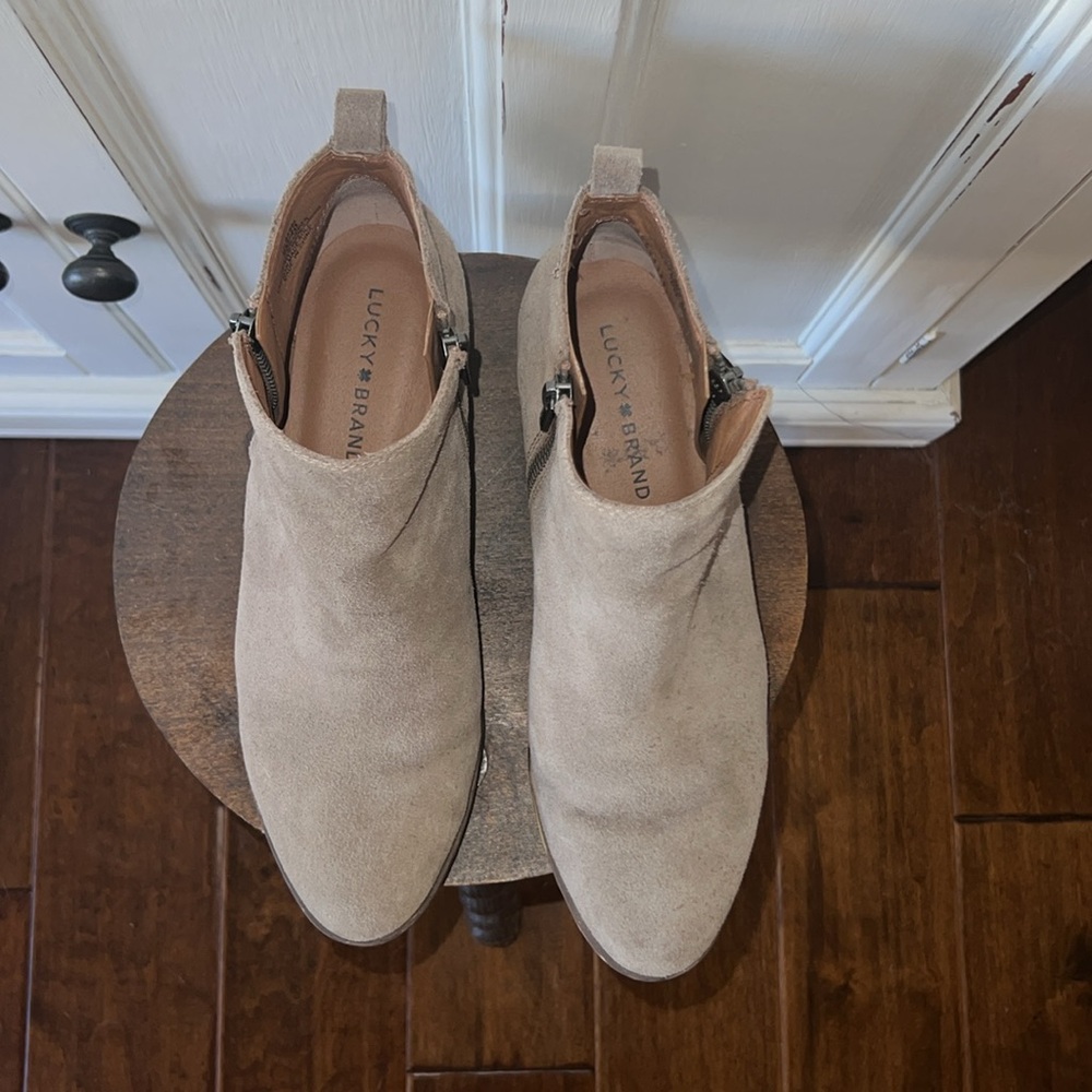 Women’s Lucky Brand Basel Suede Ankle Booties (Size 9/Medium) - Picture 6 of 6